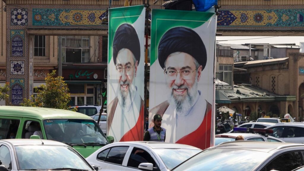 İran'ın Ghalibaf'ı, ABD-İsrail gerginliği ortasında Khamenei ile buluştu