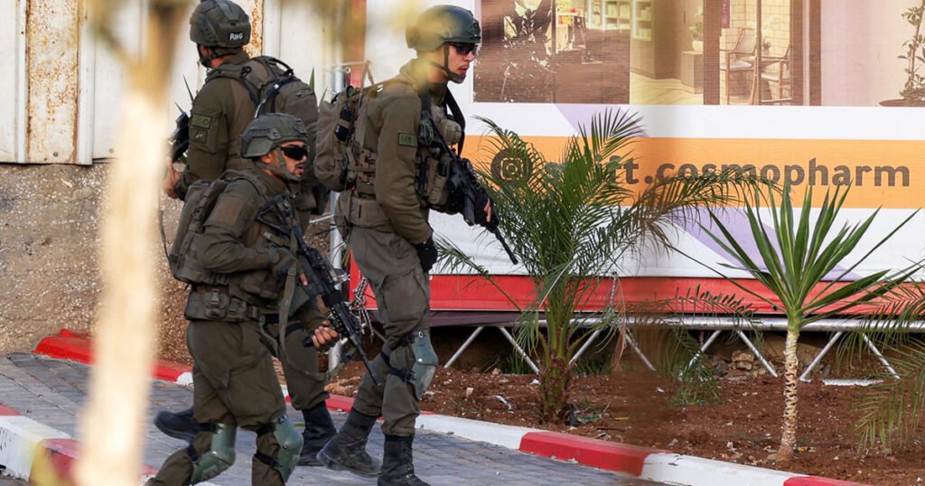 İsrail, Hebron'daki saldırı sonrası Batı Şeria'yı kapattı
