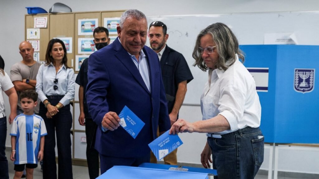 İsrail giriş anketleri muhalefetin önde olduğunu ve Arap partilerin kazandığını gösterdi
