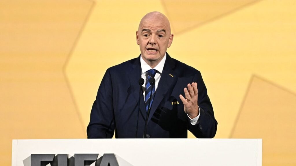 İsviçre, FIFA desteğini çekerek Infantino’ya darbe vurdu İsviçre, FIFA desteğini çekerek Infantino'ya darbe vurdu