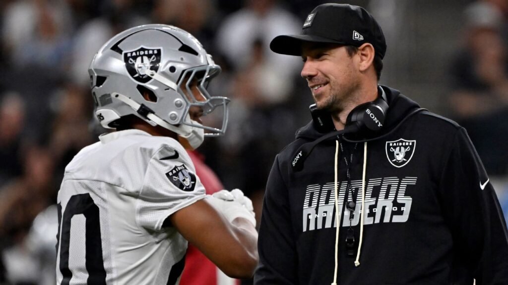 Klint Kubiak kültürünü ve aciliyetini Raiders'a getirdi
