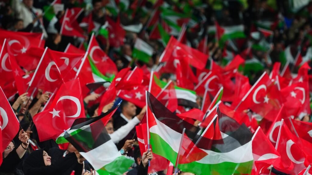 Konyaspor, Filistin ile dayanışma dostluk maçında 2-2 berabere kaldı Konyaspor, Filistin ile dayanışma dostluk maçında 2-2 berabere kaldı
