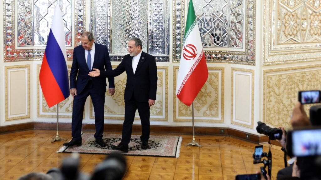 Lavrov İran’a vardı, Moskova Ortadoğu savaşında arabuluculuk yapıyor Lavrov İran'a vardı, Moskova Ortadoğu savaşında arabuluculuk yapıyor