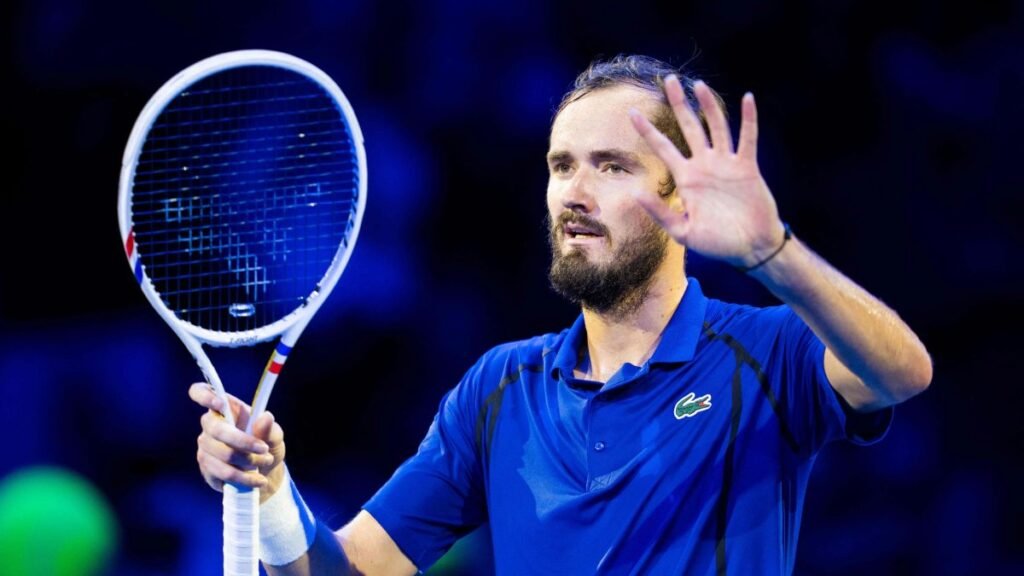 Medvedev ve Alcaraz Viyana yarı finallerinde, Zverev ilerliyor