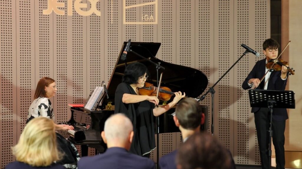 Mozart'ın tarihi kemanı, Viyana'nın yankılarını İstanbul'a taşıdı