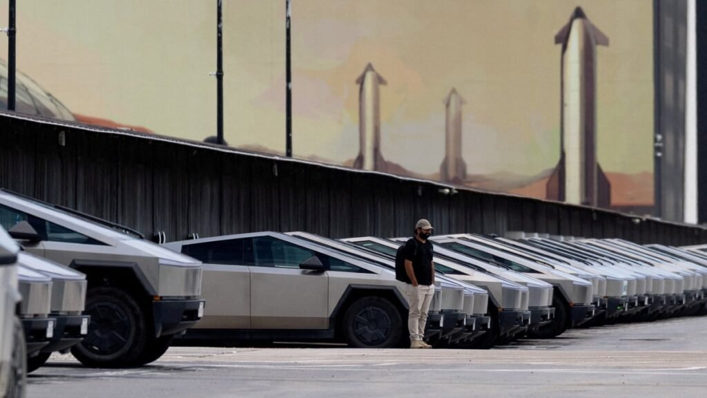Musk, SpaceX-Tesla birleşimini değerlendiriyor, anlaşma komiteleri kuruldu Musk, SpaceX-Tesla birleşimini değerlendiriyor, anlaşma komiteleri kuruldu