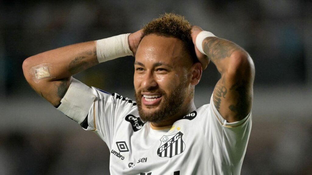 Neymar’a tartışma sırasında ağzını kapattığı için 2 maç ceza verildi Neymar'a tartışma sırasında ağzını kapattığı için 2 maç ceza verildi