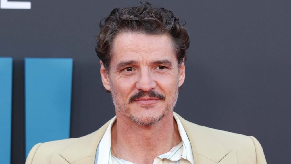 Pedro Pascal, çello öğrenmenin ekrandaki savaşlardan daha zor olduğunu söyledi Pedro Pascal, çello öğrenmenin ekrandaki savaşlardan daha zor olduğunu söyledi