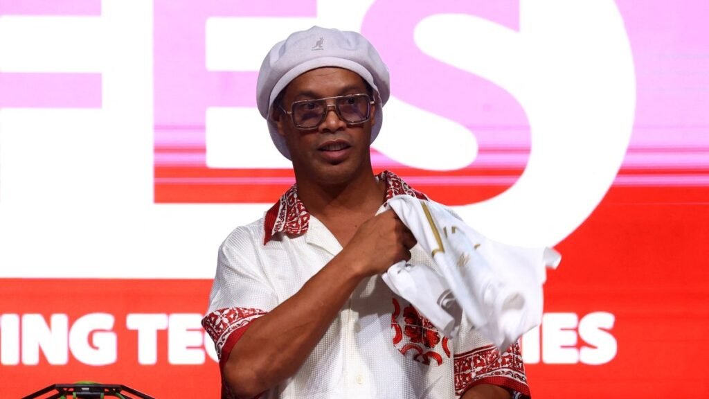 Ronaldinho, 11 yıl aradan sonra Ravenna ile geri dönüyor