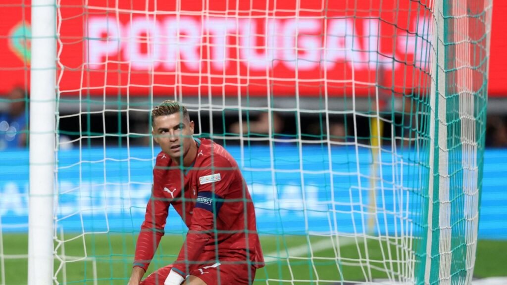 Ronaldo’nun Portekiz geleceği belirsizliğe girdi yürüyüşle ayrıldı Ronaldo'nun Portekiz geleceği belirsizliğe girdi yürüyüşle ayrıldı