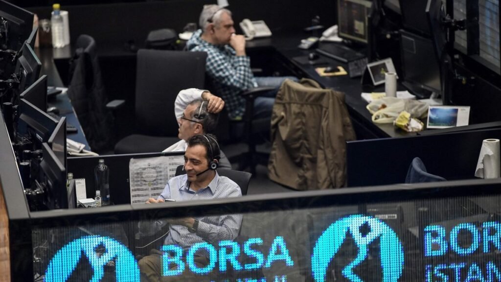 Şimşek, Türkiye fonu soruşturması sürerken likidite önlemlerinin devam edeceğini söyledi Şimşek, Türkiye fonu soruşturması sürerken likidite önlemlerinin devam edeceğini söyledi