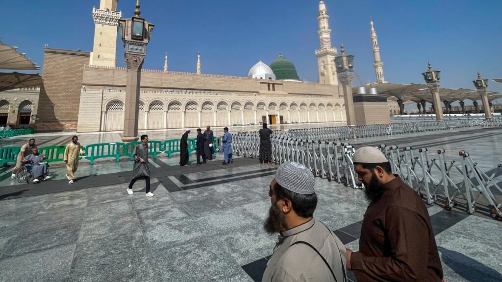 Suudi koalisyon, Medina yakınında Husi füzesi düşürdü Suudi koalisyon, Medina yakınında Husi füzesi düşürdü