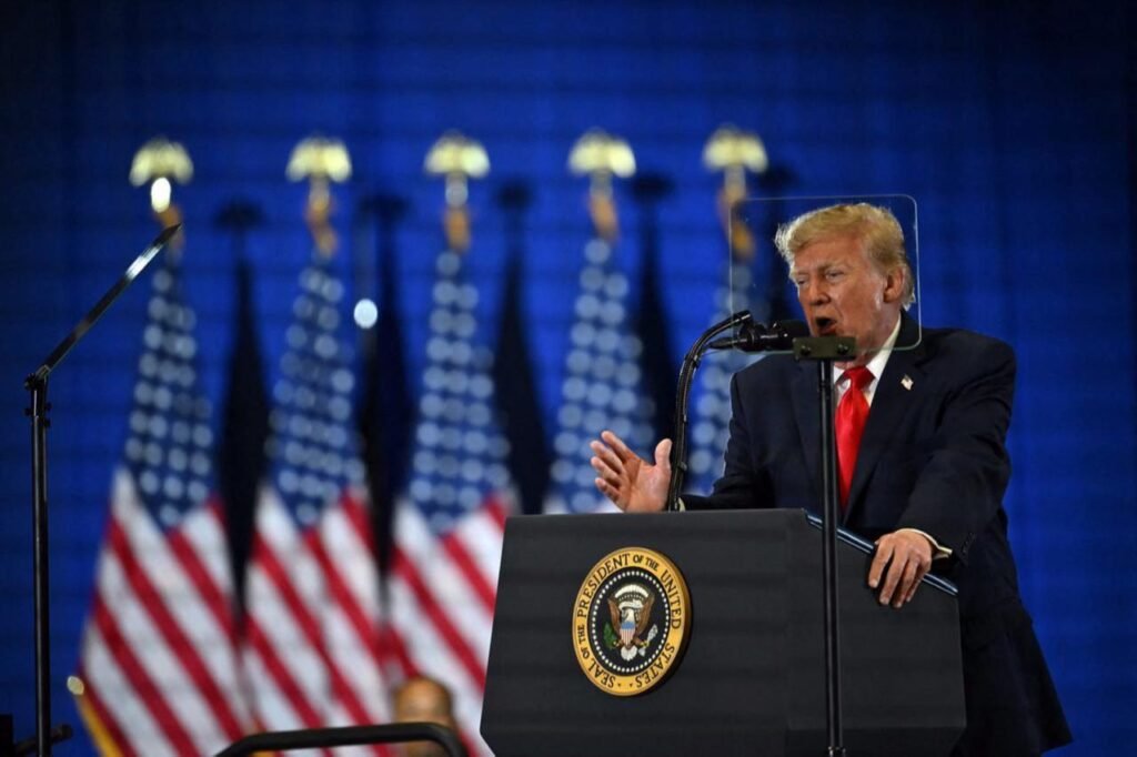 Trump, ABD'nin ara seçimler öncesi İran'a saldırmayacağını söyledi