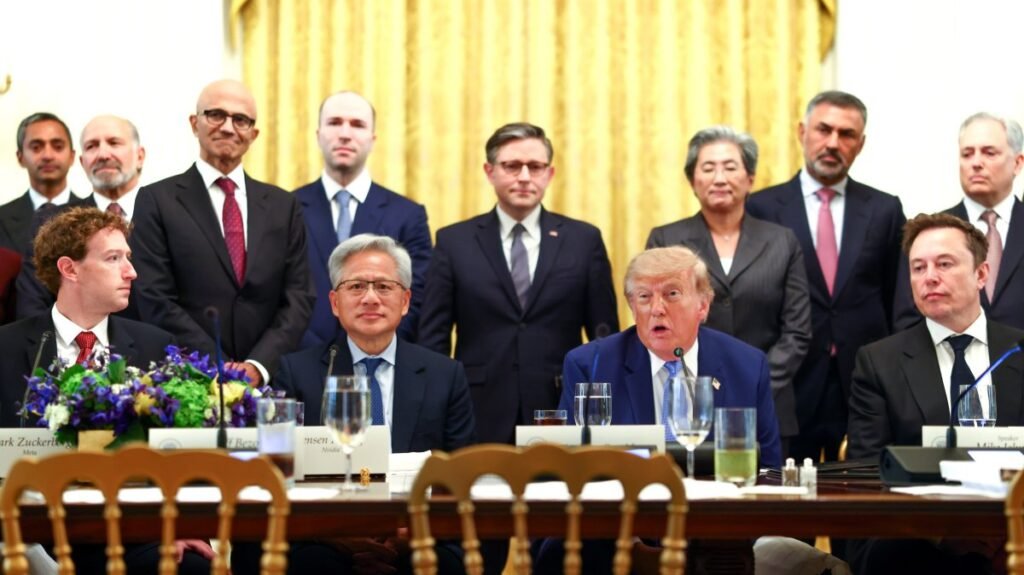 Trump, AI’yi ‘süper zeka’ olarak adlandırmayanları ‘düşman’ ilan etti Trump, AI'yi 'süper zeka' olarak adlandırmayanları 'düşman' ilan etti