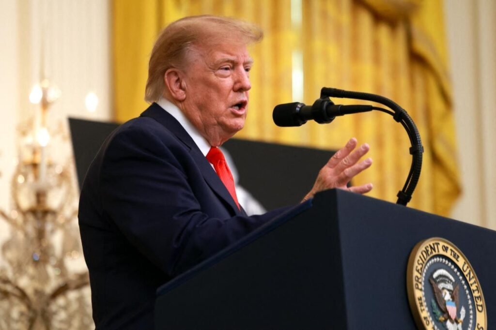 Trump, havaalanı saldırılarından sonra ABD’nin Husilere karşı saldırılara katılabileceğini söyledi Trump, havaalanı saldırılarından sonra ABD'nin Husilere karşı saldırılara katılabileceğini söyledi