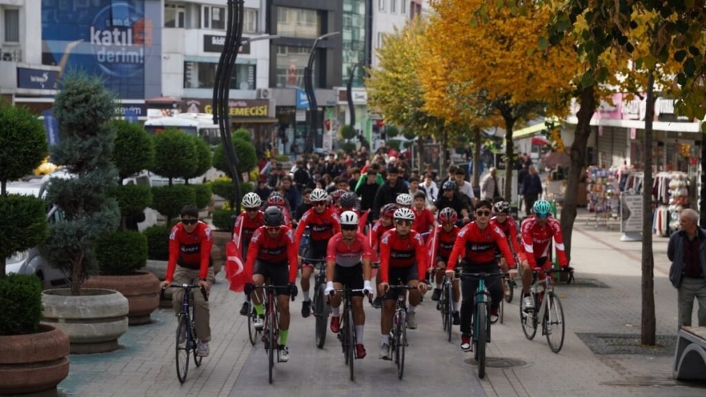 Türk sporunun 103. yıl kutlamasında birleştirici anı Türk sporunun 103. yıl kutlamasında birleştirici anı
