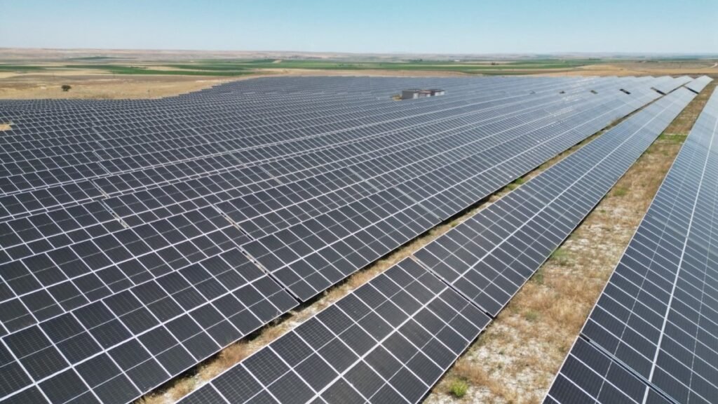 Türkiye 2040’a kadar enerji ihtiyacının %70’ini yenilenebilir kaynaklardan karşılamayı hedefliyor Türkiye 2040'a kadar enerji ihtiyacının %70'ini yenilenebilir kaynaklardan karşılamayı hedefliyor