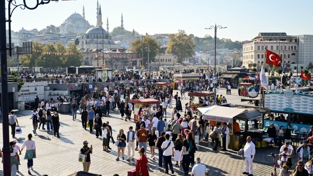 Türkiye Ağustos’ta 4 milyar dolar cari fazla kaydetti Türkiye Ağustos'ta 4 milyar dolar cari fazla kaydetti
