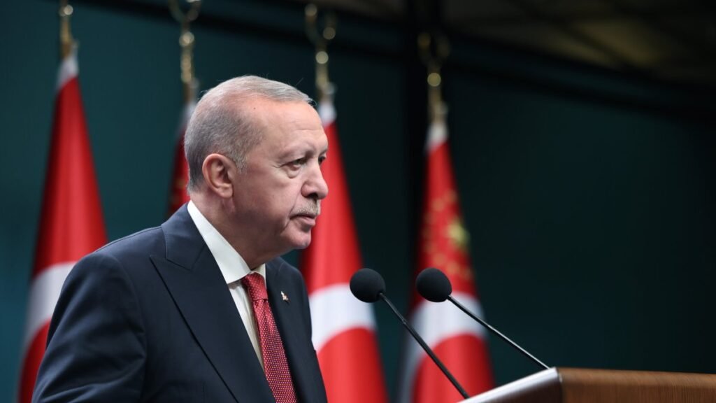 Türkiye, Erdoğan ile Suudi havaalanına Husi saldırısını sert kınadı Türkiye, Erdoğan ile Suudi havaalanına Husi saldırısını sert kınadı