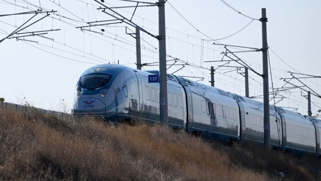 Türkiye, yüksek hızlı tren ağını AB sınırına kadar uzatıyor