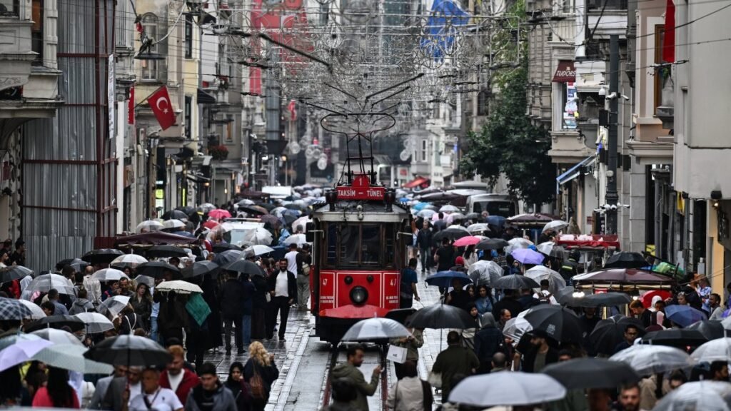 Türkiye’de enflasyon 5 yıl aradan sonra yüzde 30’un altına düştü Türkiye'de enflasyon 5 yıl aradan sonra yüzde 30'un altına düştü