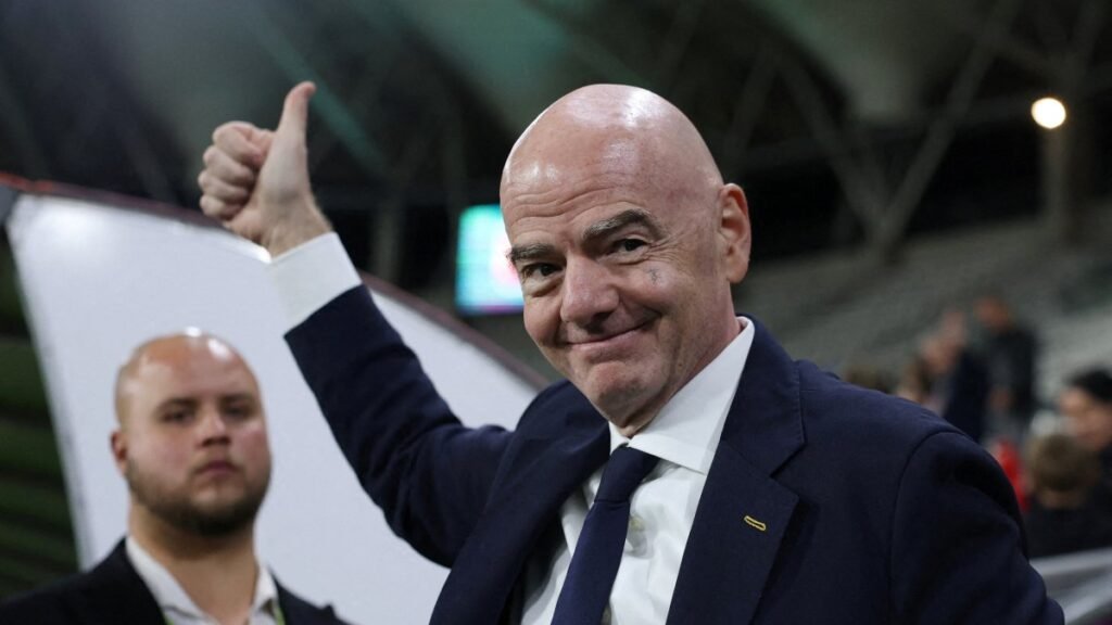 UEFA, Infantino'nun Afrika'ya güvenmesiyle rakip arayışında