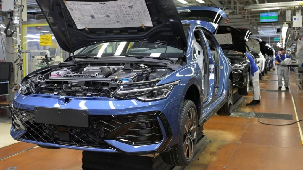 VW elektrikli Golf modelinin geliştirilmesini askıya aldı