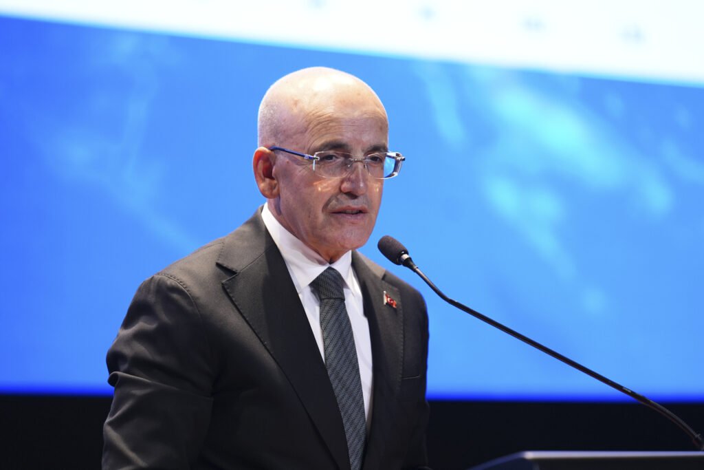 Şimşek: “43 bin fon katılımcısının parası bankalara transfer edildi” Şimşek: “43 bin fon katılımcısının parası bankalara transfer edildi"