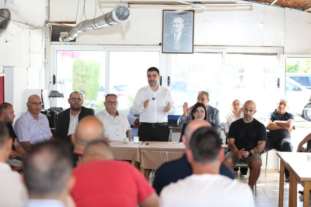 Aktunç Lefkoşa'da bazı spor kulüplerini ziyaret etti