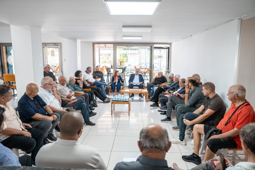 Bağımsızlık Yolu, KTAMS’ta eski sendika yöneticileriyle buluştu