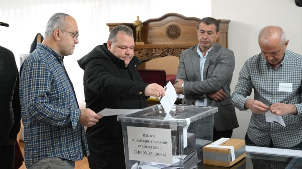 Bulgaristan’da cumhurbaşkanı seçimi için oy kullanma işlemi başladı Bulgaristan'da cumhurbaşkanı seçimi için oy kullanma işlemi başladı