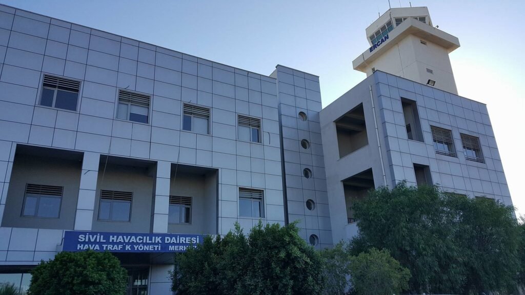 Sivil Havacılık Dairesi’nden Ercan’daki sistem ve cihaz iddialarına yanıt: “Tüm cihazlar ICAO toleransları içerisinde hizmet veriyor” Sivil Havacılık Dairesi'nden Ercan'daki sistem ve cihaz iddialarına yanıt: "Tüm cihazlar ICAO toleransları içerisinde hi