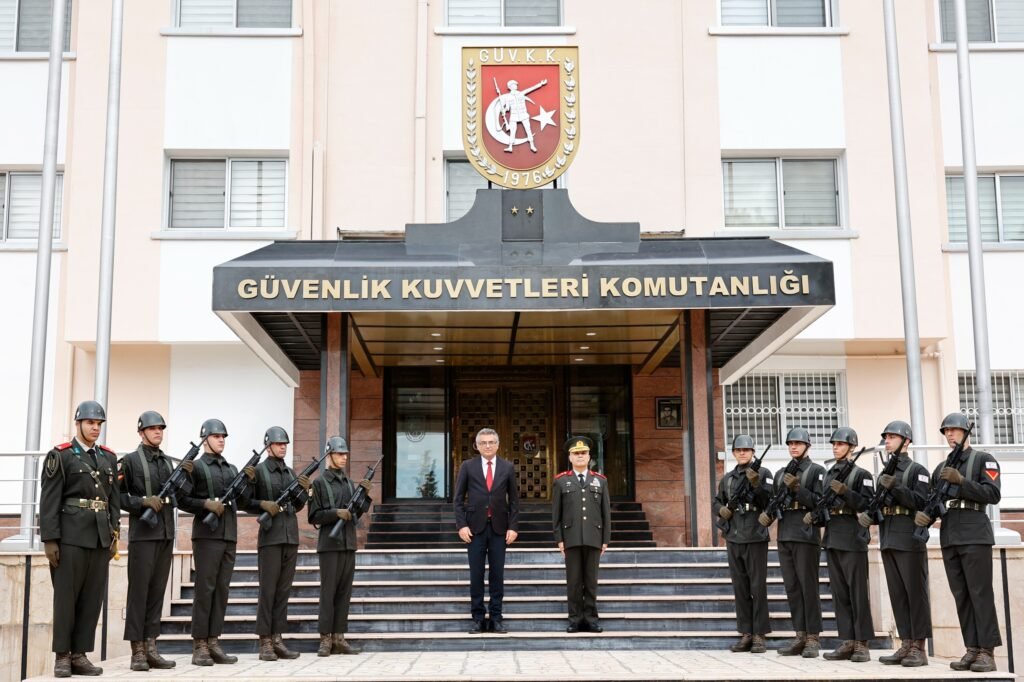 Cumhurbaşkanı Erhürman, Tümgeneral Bilir’i ziyaret etti
