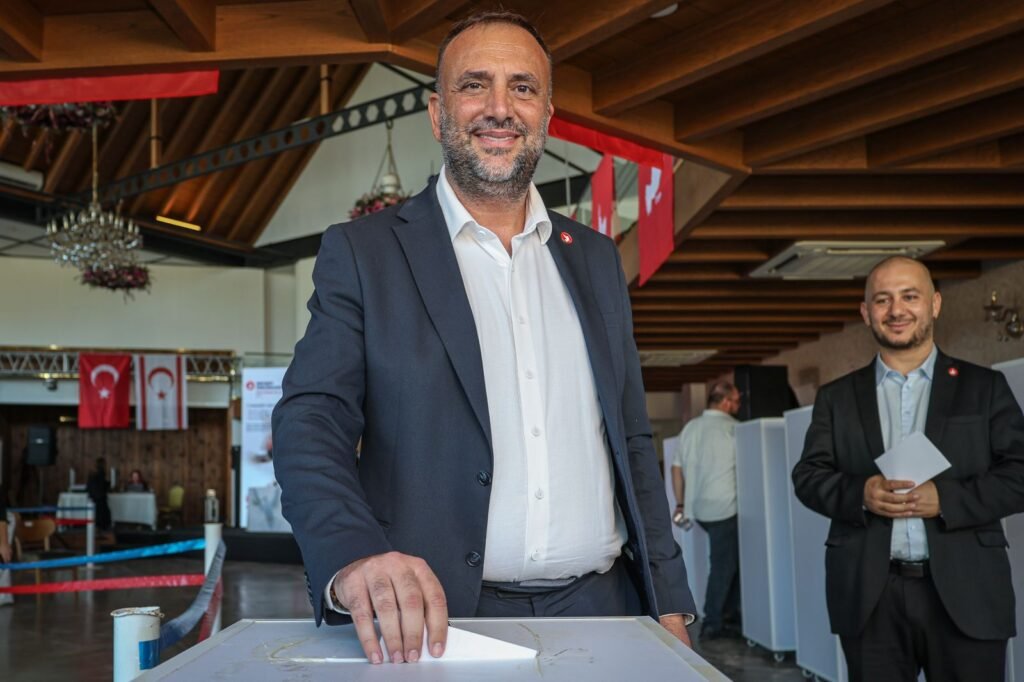 Çeler ve Ekinci, Milletvekili Aday Belirleme ve Sıralama Kurultayı’nda sandık başında Çeler ve Ekinci, Milletvekili Aday Belirleme ve Sıralama Kurultayı’nda sandık başında