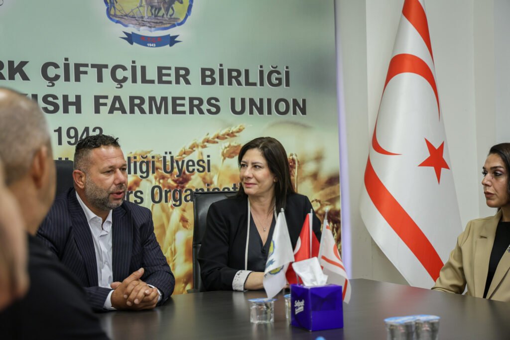 CTP, Kıbrıs Türk Çiftçiler Birliği’ni ziyaret etti… İncirli: “Planlı bir tarım politikası izleyeceğiz” CTP, Kıbrıs Türk Çiftçiler Birliği’ni ziyaret etti… İncirli: “Planlı bir tarım politikası izleyeceğiz”