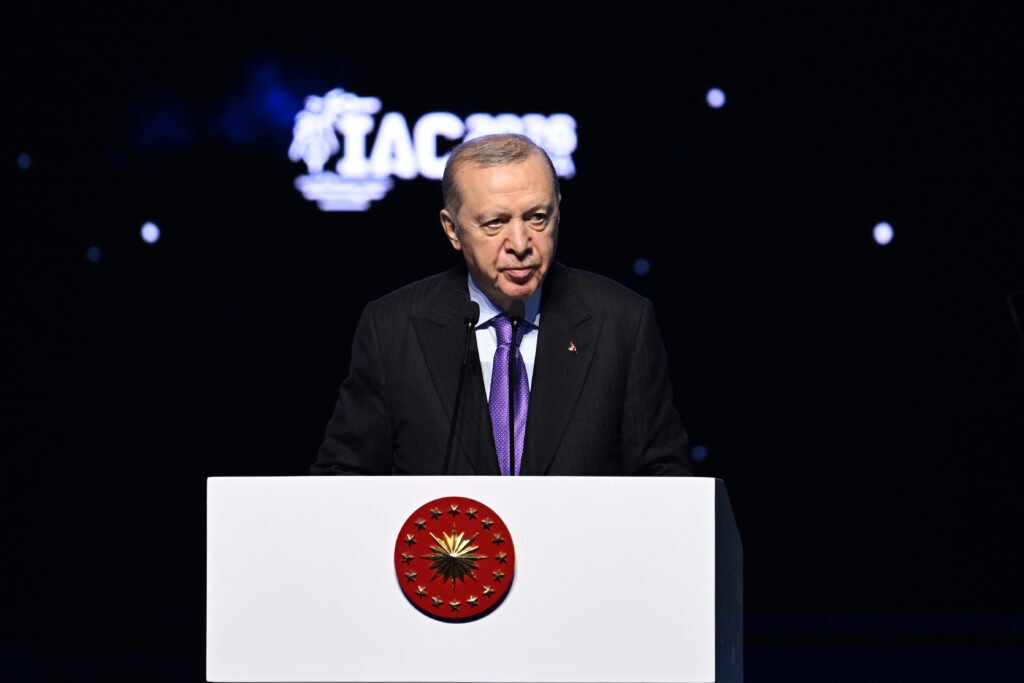 Erdoğan 77. Uluslararası Uzay Kongresi Açılış Töreni’nde konuştu… “Medeniyet havzamızdaki pek çok alim gök bilimlerine eşsiz katkılar yapmıştır” Erdoğan 77. Uluslararası Uzay Kongresi Açılış Töreni'nde konuştu... "Medeniyet havzamızdaki pek çok alim gök bilimlerine