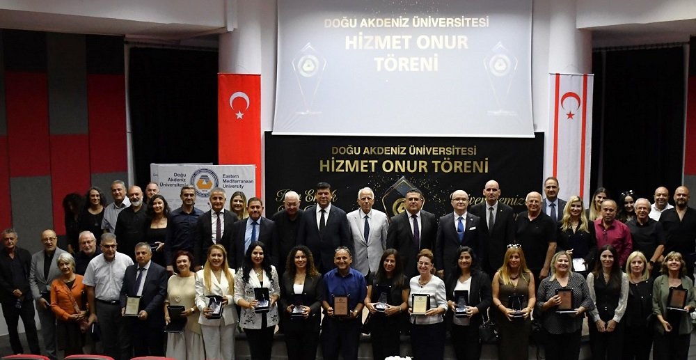 DAÜ’de, Hizmet Onur Töreni gerçekleştirildi DAÜ’de, Hizmet Onur Töreni gerçekleştirildi