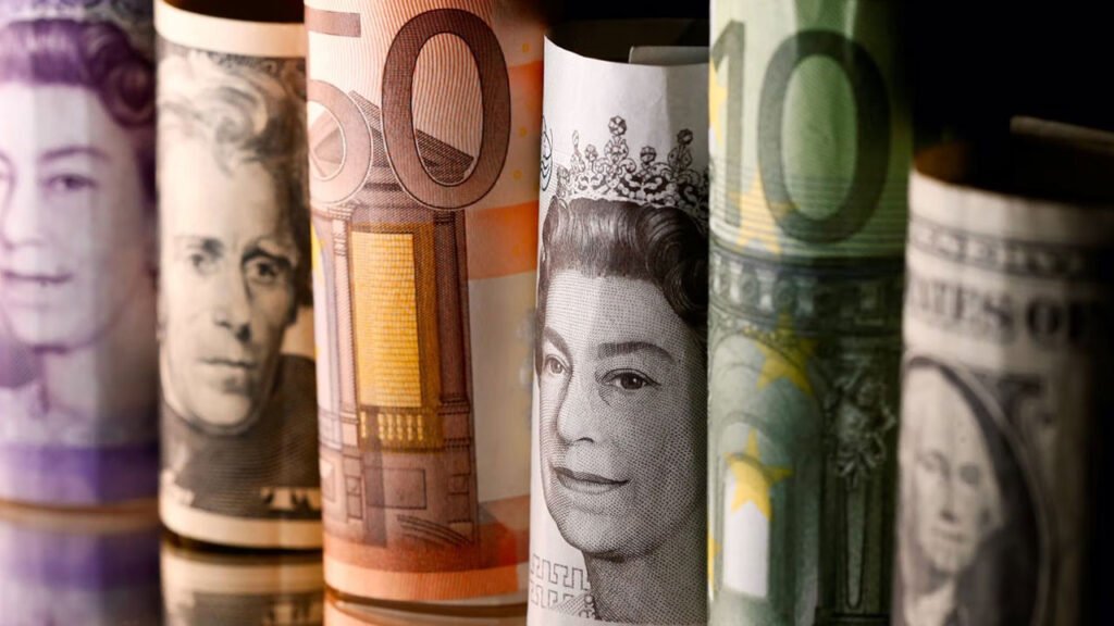 Sterlin 65,55 TL, euro 55,50 TL, dolar 49,50 TL’den işlem görüyor Sterlin 65,55 TL, euro 55,50 TL, dolar 49,50 TL’den işlem görüyor