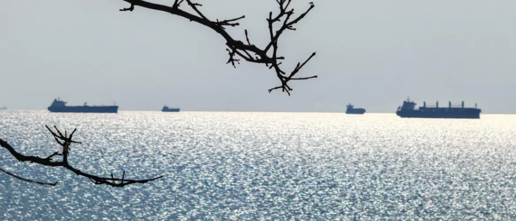 Karadeniz’de İHA ve İDA saldırısına uğrayan Suriyeli mürettebatın bulunduğu gemi battı Karadeniz'de İHA ve İDA saldırısına uğrayan Suriyeli mürettebatın bulunduğu gemi battı
