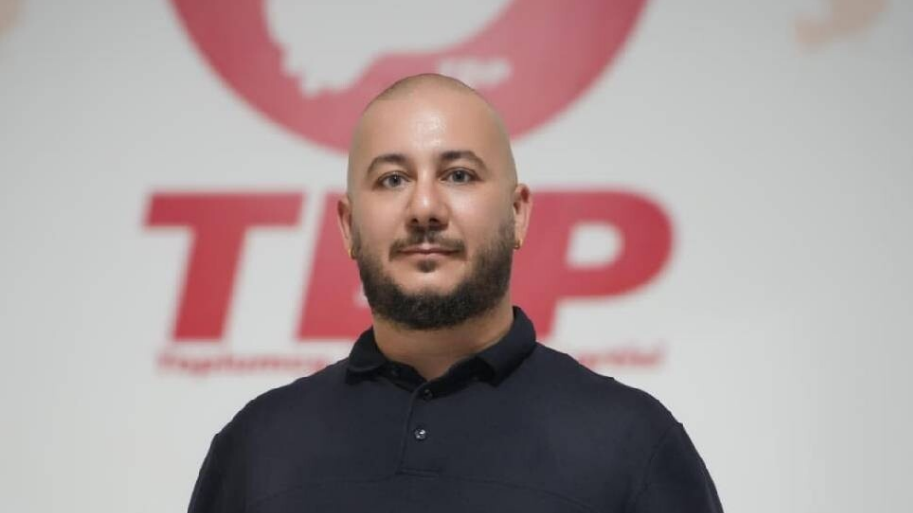 TDP Genel Sekreteri Ekinci gençlerin ülkeden ayrılmak istemesinin siyasi düzenin sonucu olduğunu belirtti TDP Genel Sekreteri Ekinci gençlerin ülkeden ayrılmak istemesinin siyasi düzenin sonucu olduğunu belirtti