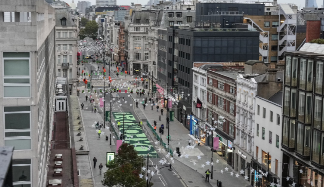 Londra’nın dünyaca ünlü “Oxford Caddesi” yayalaştırıldı Londra'nın dünyaca ünlü "Oxford Caddesi" yayalaştırıldı
