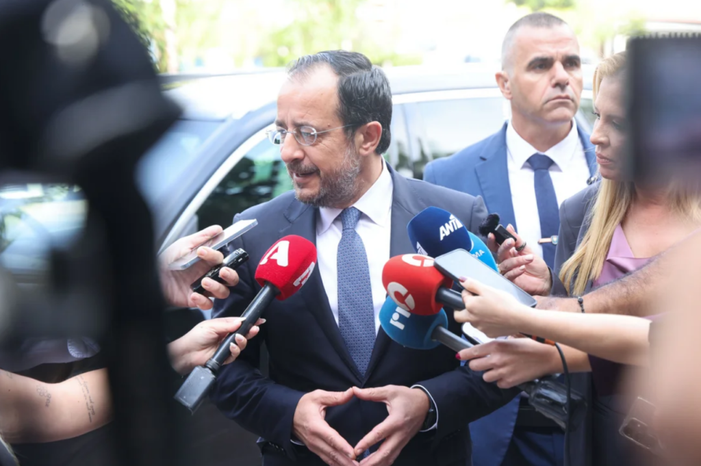 Cyprus Mail’den Kıbrıs müzakereleri yorumu: “Hristodulidis kaleleri yerinden oynatmayı bırakmalı” Cyprus Mail’den Kıbrıs müzakereleri yorumu: “Hristodulidis kaleleri yerinden oynatmayı bırakmalı”