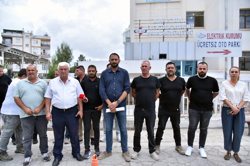 EL-SEN, Kıb-Tek’i güvenlik önlemi ve Toplu İş Sözleşmesi konusunda uyardı: “Gerekirse en ağır cevabı vereceğiz” EL-SEN, Kıb-Tek'i güvenlik önlemi ve Toplu İş Sözleşmesi konusunda uyardı: "Gerekirse en ağır cevabı vereceğiz"
