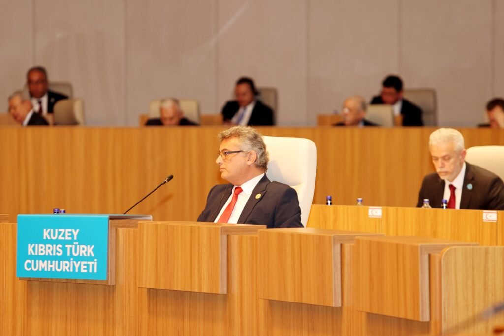 Erhürman, TDT Liderler Zirvesi’nde vurguladı: “Dünyayla bütünleşme ve çözüm arayışları birbirini güçlendiren süreçlerdir