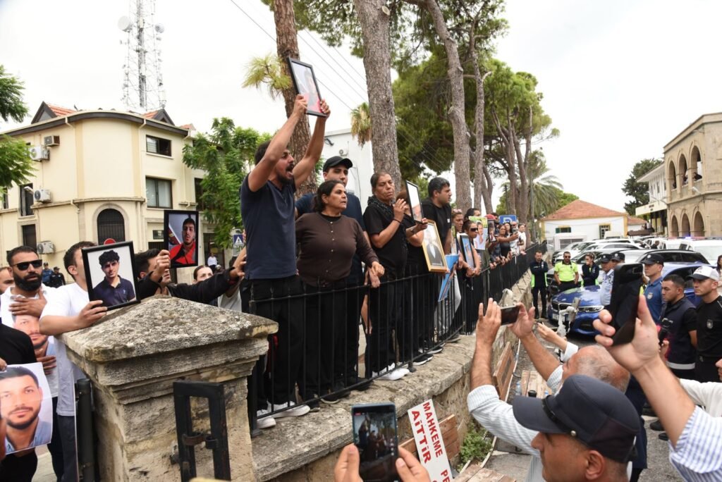 Gemi faciasıyla ilgili 9 zanlı mahkemeye çıkarıldı… “Kızaklardaki su geçirmez kapılar, sefere çıkılmadan önce açıktı” Gemi faciasıyla ilgili 9 zanlı mahkemeye çıkarıldı... “Kızaklardaki su geçirmez kapılar, sefere çıkılmadan önce açıktı”