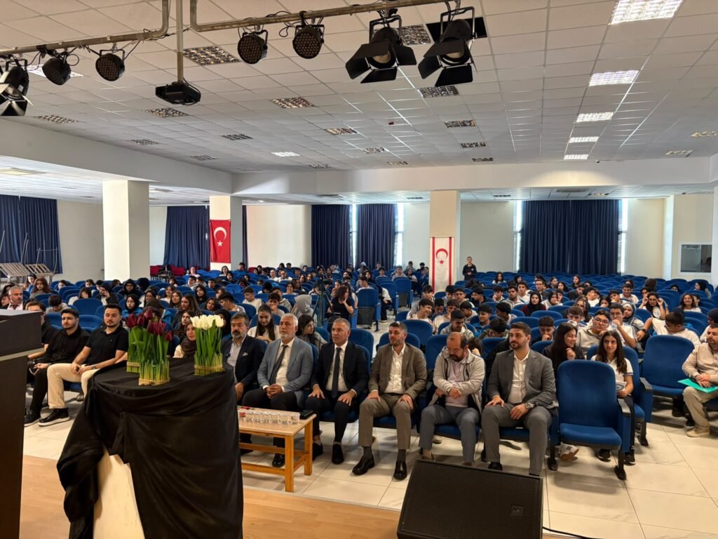 Hala Sultan İlahiyat Koleji’nde, “Hayat İçinde Dikkat Edilmesi Gerekenler, Kişisel Gelişim ve Yapay Zeka” konferansı yapıldı Hala Sultan İlahiyat Koleji’nde, “Hayat İçinde Dikkat Edilmesi Gerekenler, Kişisel Gelişim ve Yapay Zeka” konferansı yap
