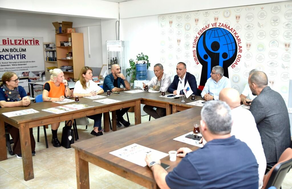 Harmancı, esnaf ve ticaret odalarını ziyaret etti