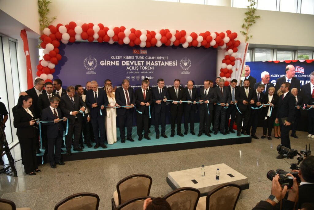 Girne ve Güzelyurt devlet hastaneleri eş zamanlı olarak açıldı Girne ve Güzelyurt devlet hastaneleri eş zamanlı olarak açıldı