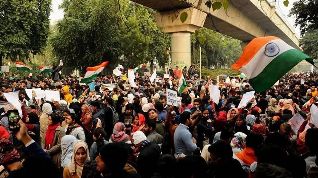 Hindistan'da binlerce kişi, Seçim Kurulu başkanının istifası talebiyle gösteri düzenledi