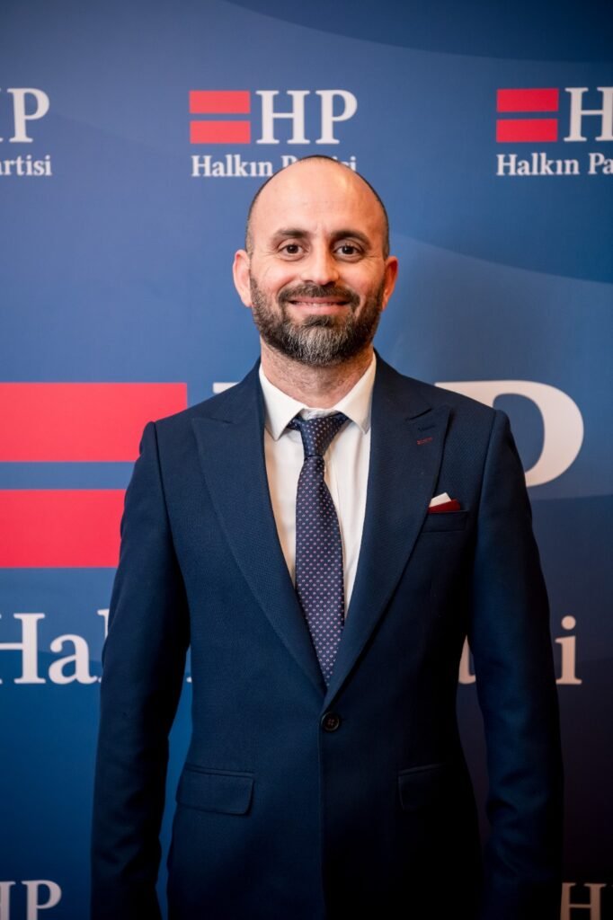 Akbaşak: “Halkın kaybettiği güveni yeniden inşa edeceğiz” Akbaşak: “Halkın kaybettiği güveni yeniden inşa edeceğiz”
